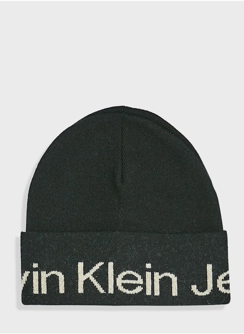 CALVIN KLEIN Monogram Detailed Beanie With Scarf