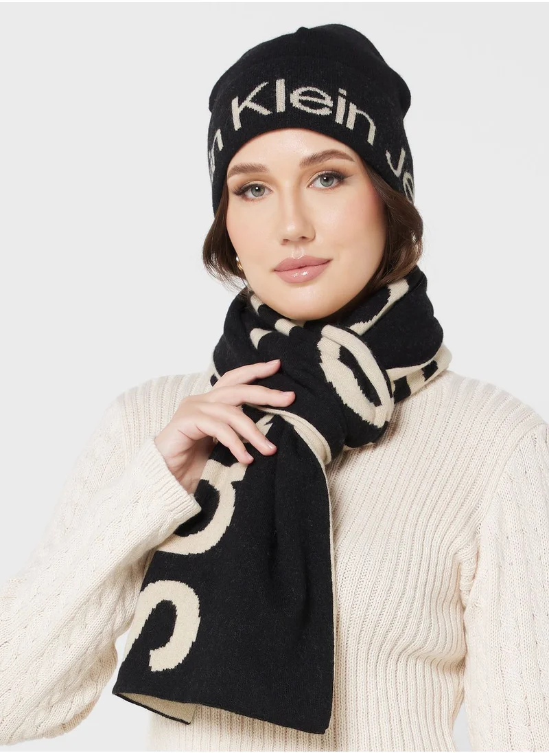 CALVIN KLEIN Monogram Detailed Beanie With Scarf