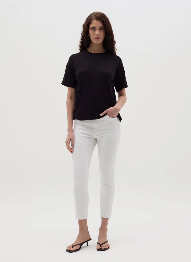 او في اس أسود داكن