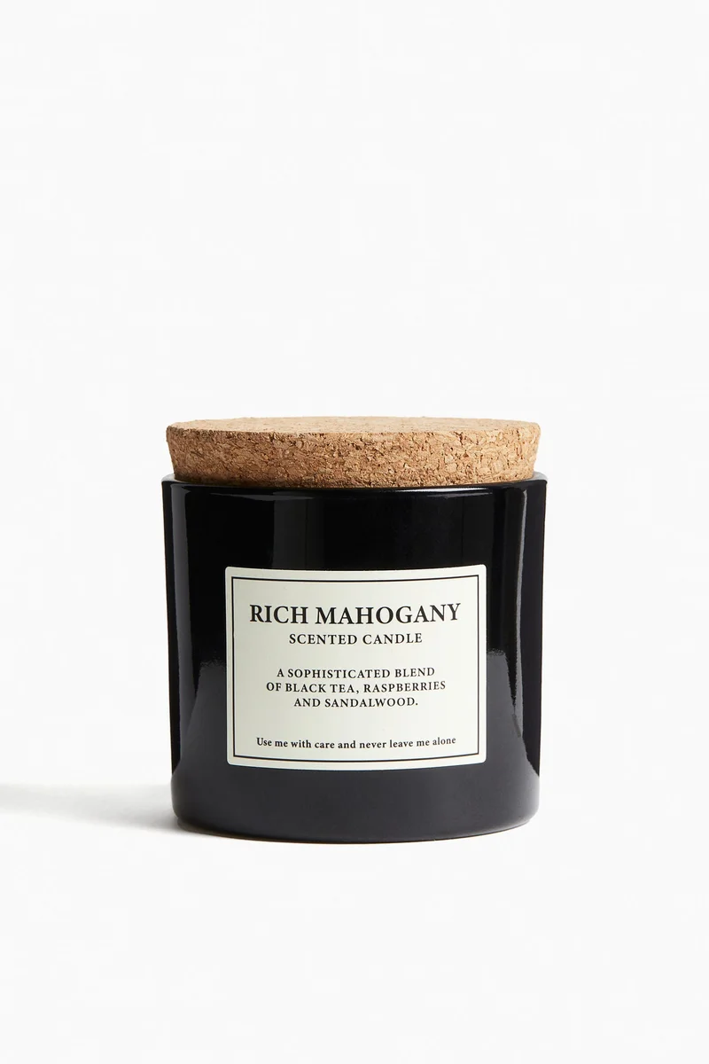 اتش اند ام شمعة معطرة مع غطاء