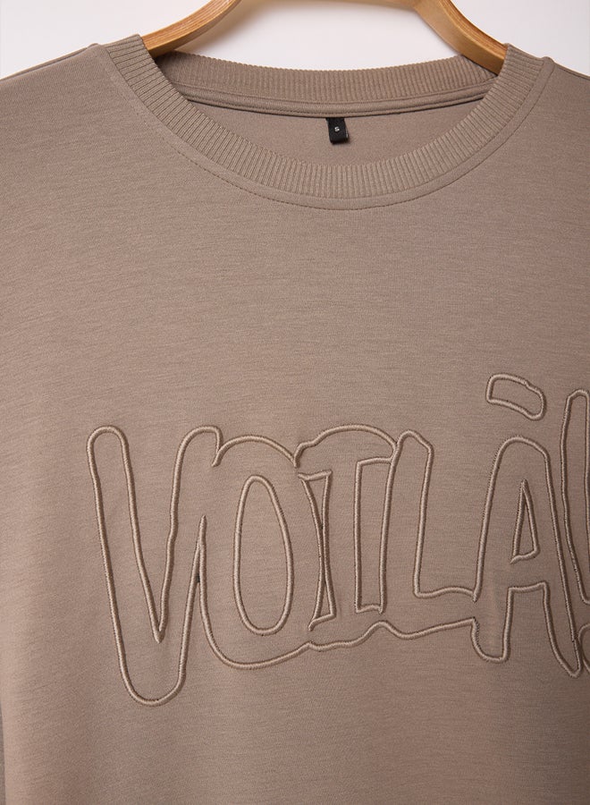 trendyol Vizon More Sustainable Oversize/Wide Cut Text Embroidered Non-raised Sweatshirt - Image 2