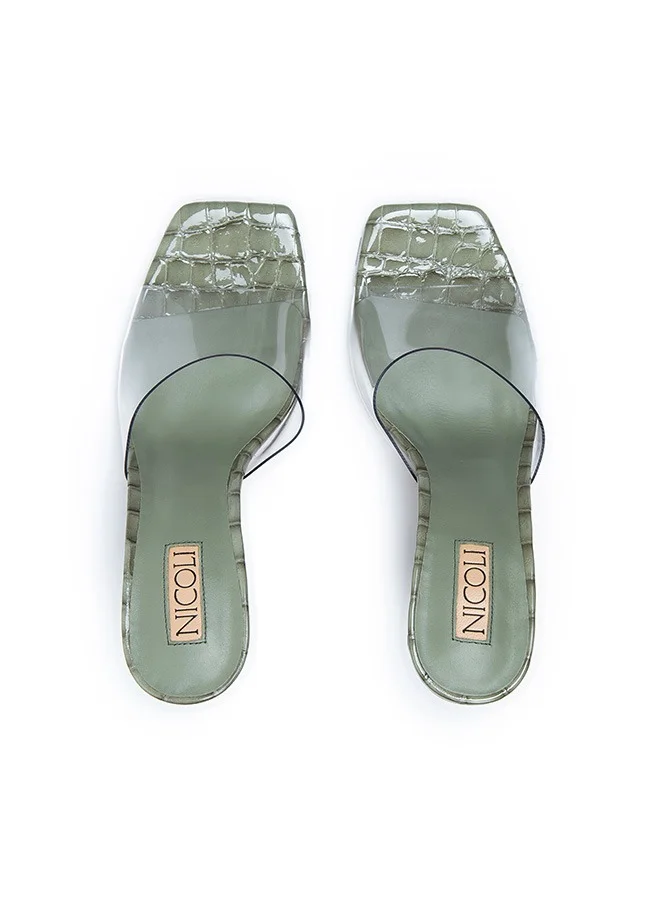 نيكولي أنستون