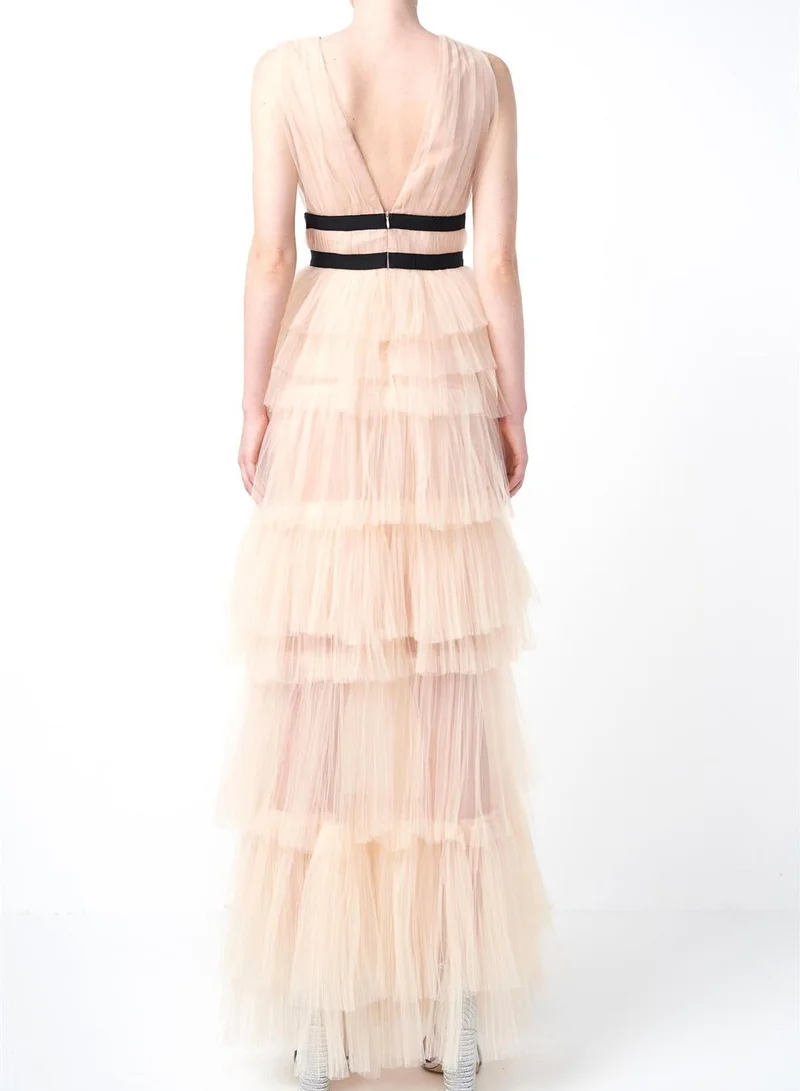 ترو ديكادينس Nude Eliza Plunging Neck Layered Tulle Skirt Maxi-Dress