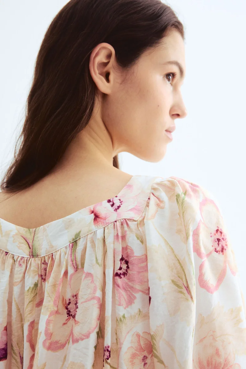 H&M Balloon-Sleeved Blouse