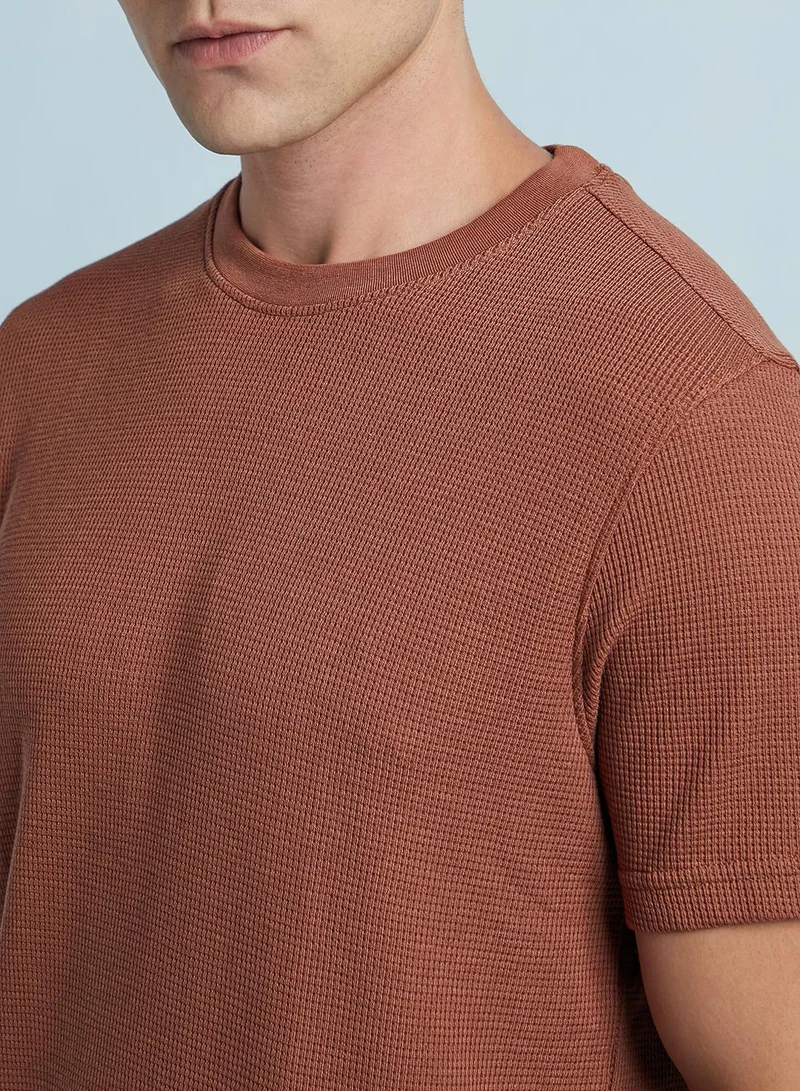 Dennis Lingo Men's Rust Cotton Blend Solid Regular Fit T-Shirt
