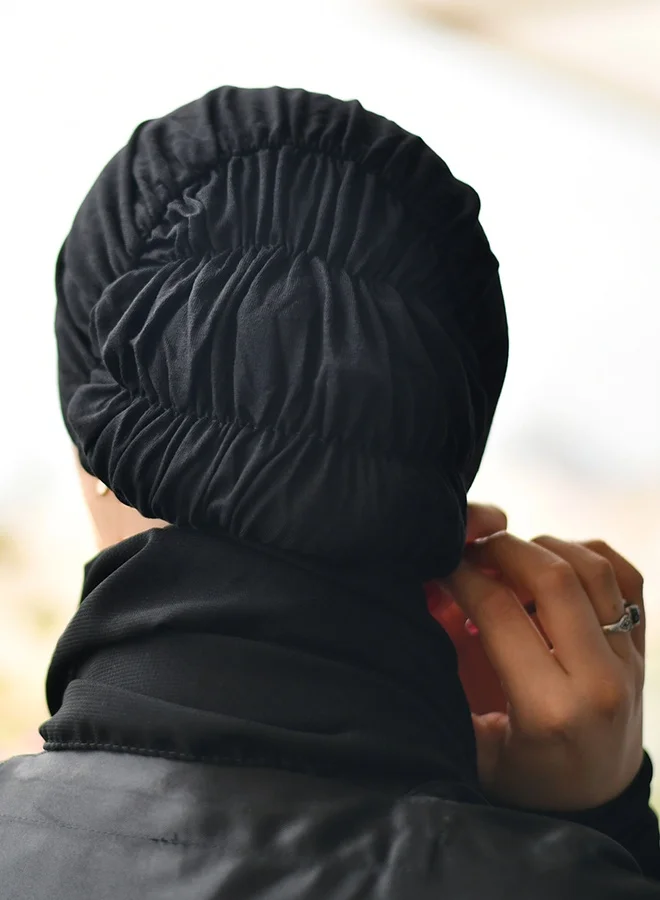 عبايات حوراء قبعة شعر سوداء مع مطاطات خلفية لراحة اكثر