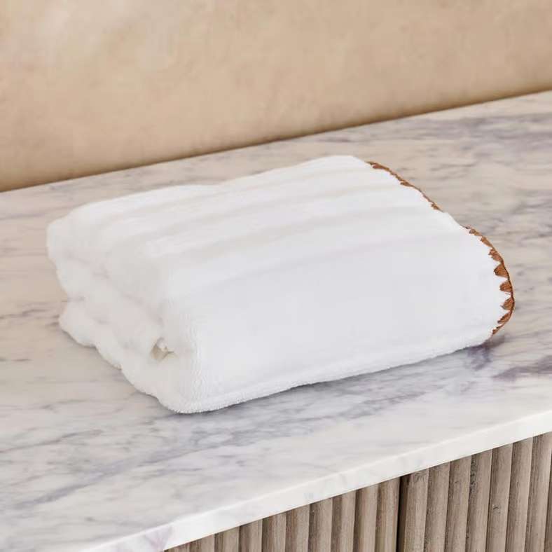Pan Home منشفة يد مضلعة بدون لف 50x90 سم - بيضاء - Image 3