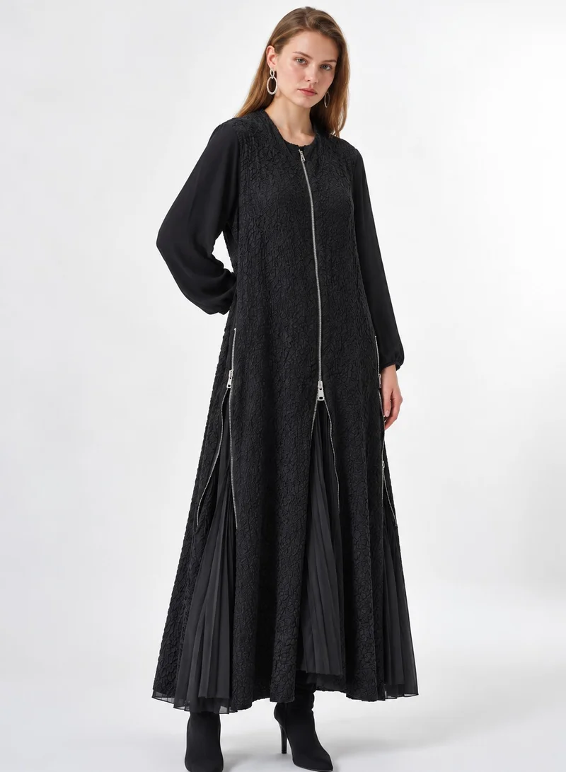 Textured Zip-Detail Pleated Maxi Plus SIZE Dress - Black
