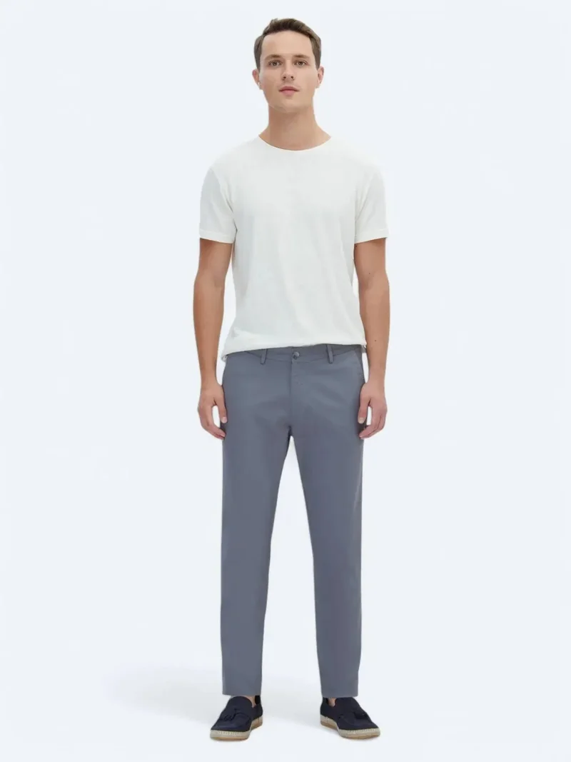 كيب بنطال قطني رمادي اللون، بقصة عادية، مناسب للإطلالات الكاجوال