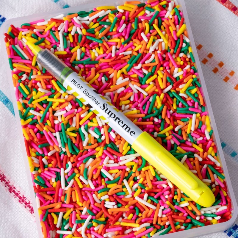 Pilot Spotliter Supreme Fluorescent Highlighters, Chisel Tip, Yellow, 12-Pack (16008) - Image 4