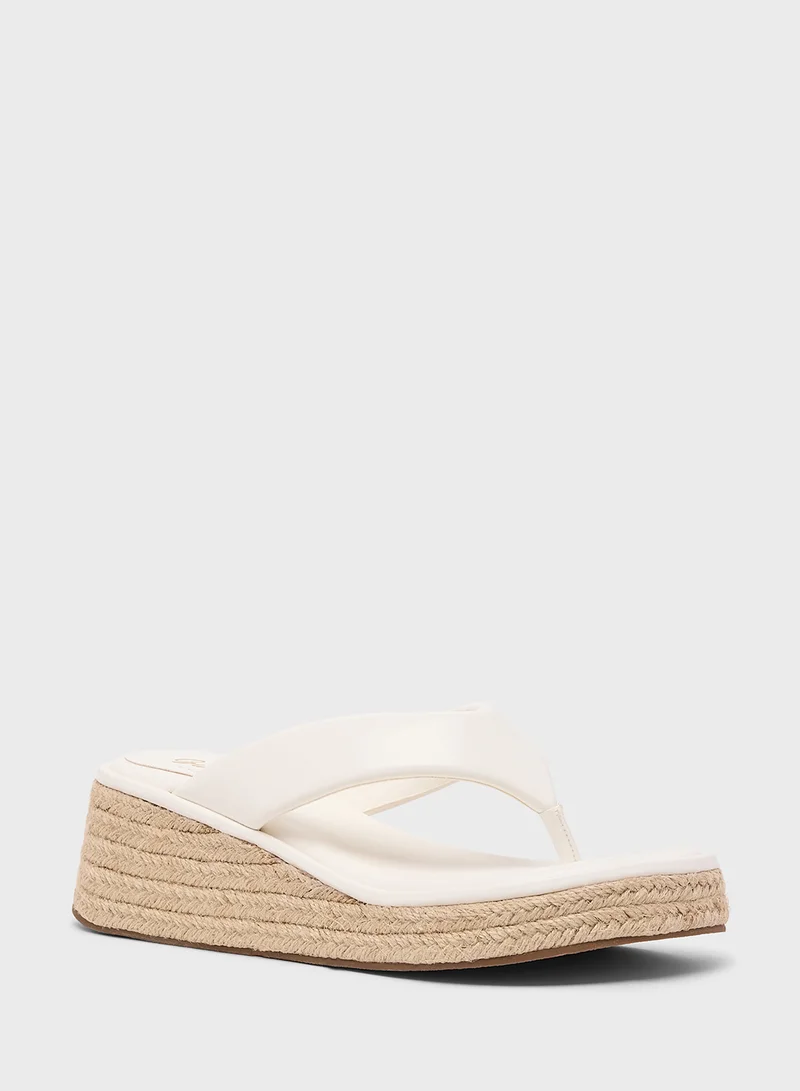 جينجر Mid Wedge Thong Sandal