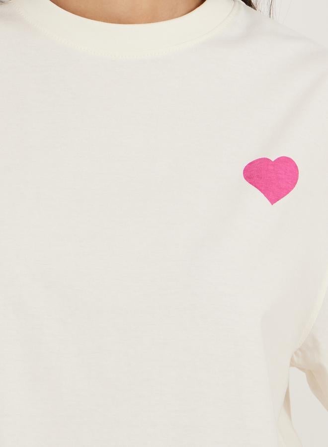 ستايلي تيشيرت واسع بكتف ساقط وطبعة شعار - Image 5