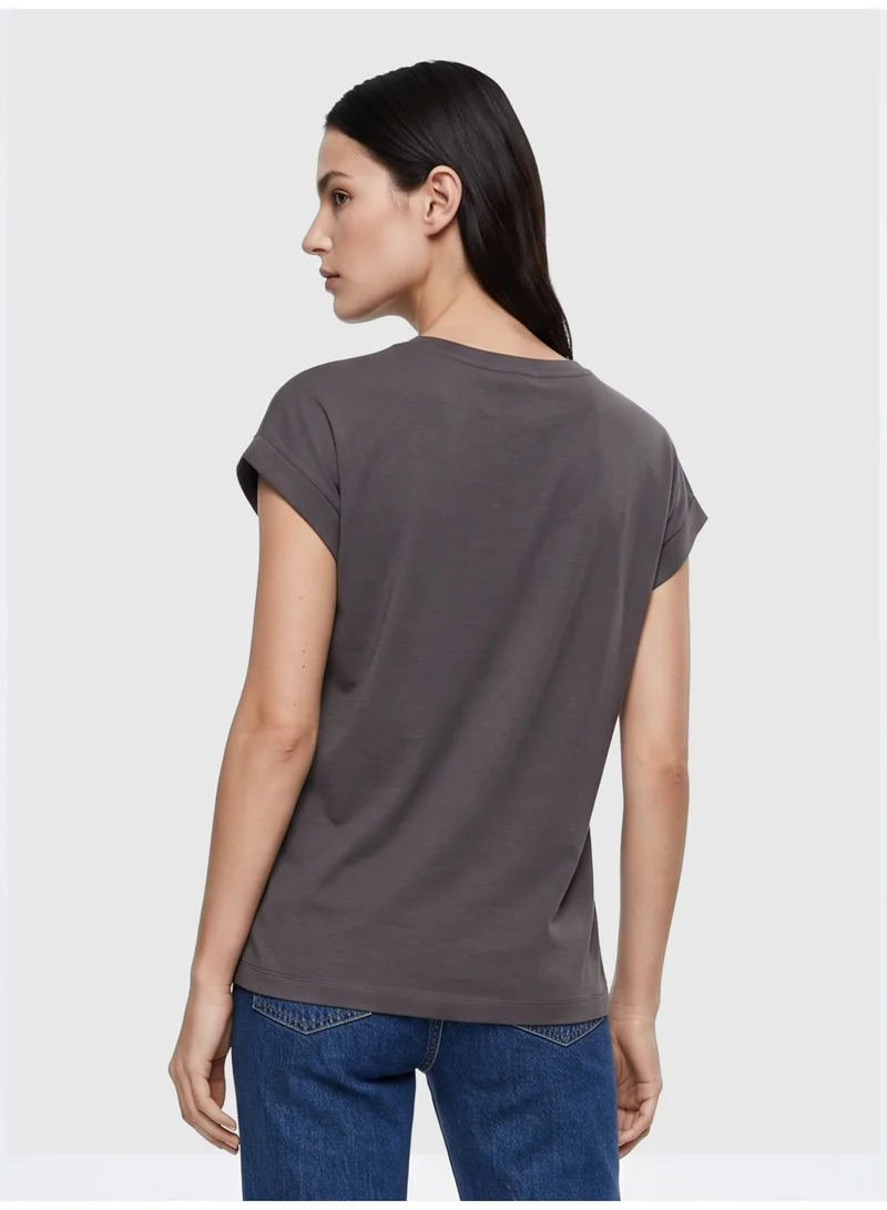 يونيفرسال Jurassic World Raptor Graphic Regular T-Shirt for Women | Retro Dinosaur Print Casual Crew Neck Tee