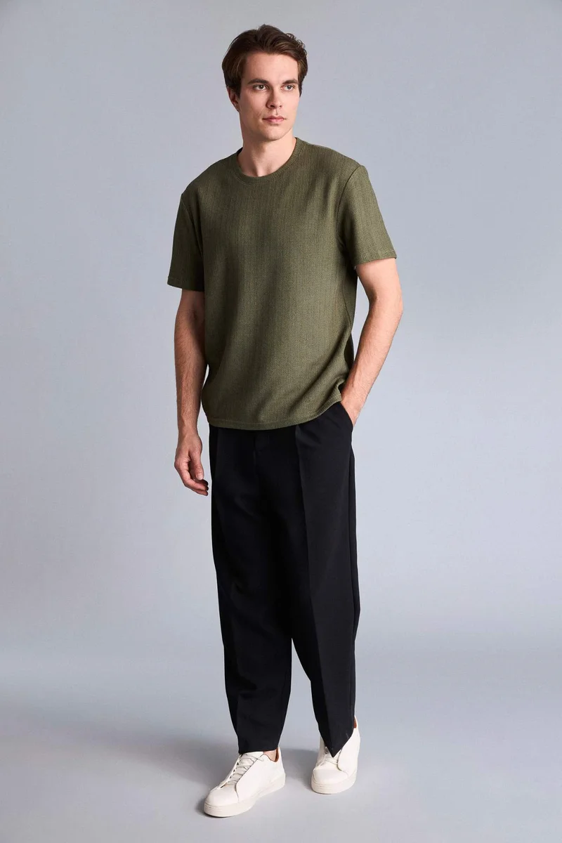 ديفاكتو Regular Fit Short Sleeve T-Shirt