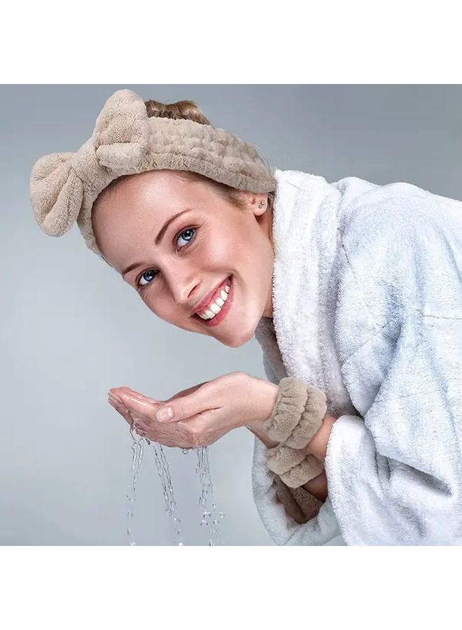 عصابة رأس سبا كريمية + أساور رسغ + أكياس شعر + أساور لغسل الوجه + وشاح معصم + عصابة رأس للشعر للنساء والفتيات لمنع تسرب السوائل إلى الذراعين أثناء المكياج. - Image 2
