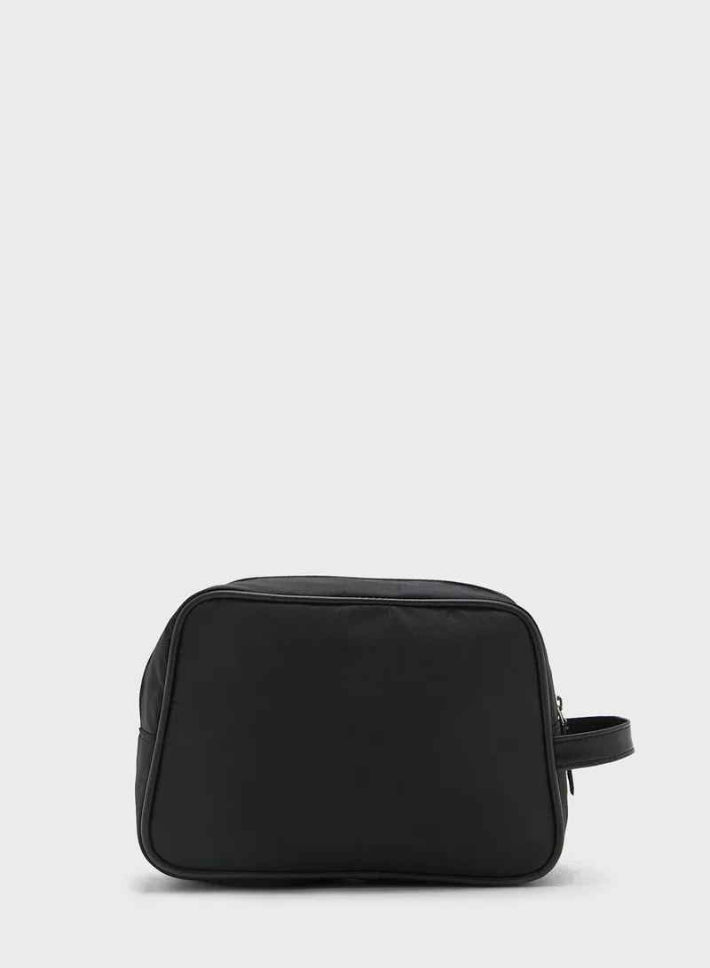 Seventy Five Essential Men'S Wash Bag