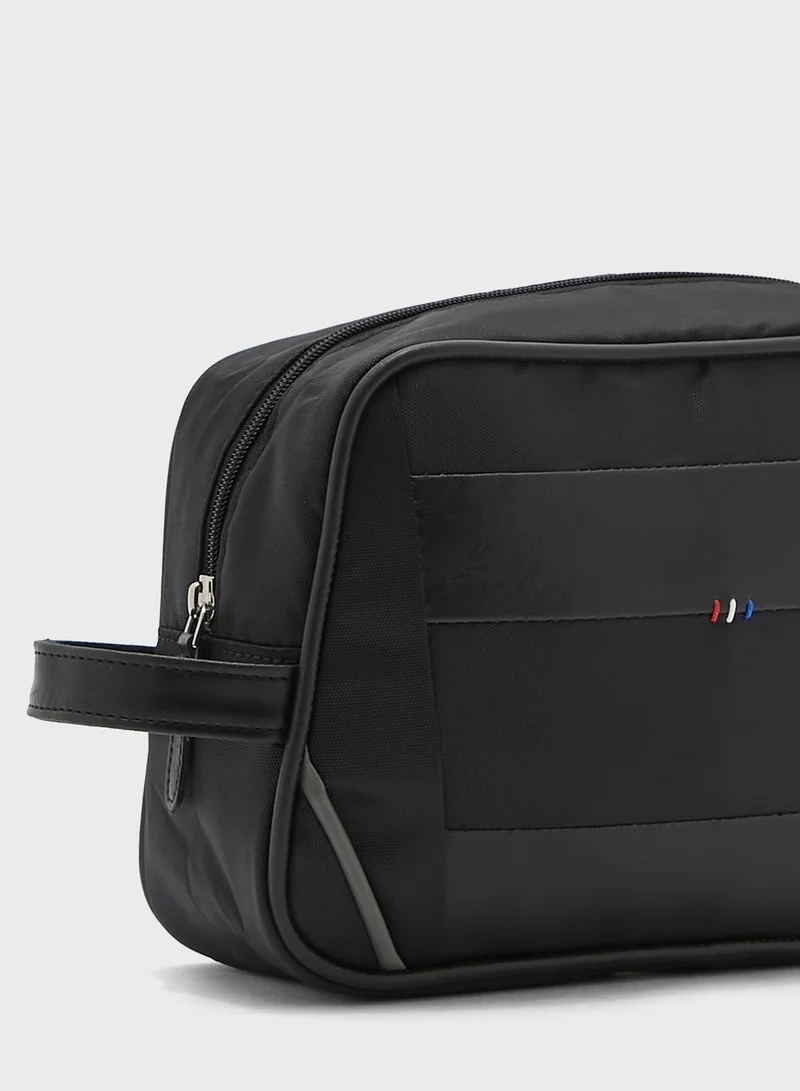 Seventy Five Essential Men'S Wash Bag