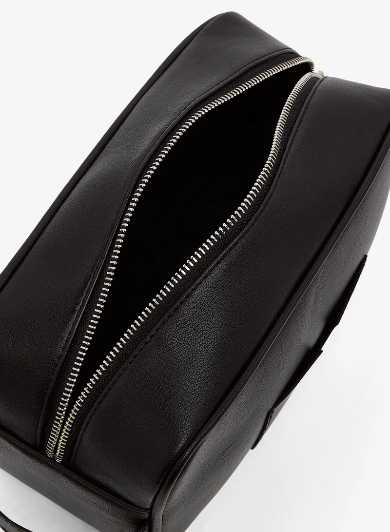 Seventy Five Spacious Storage Wash Bag