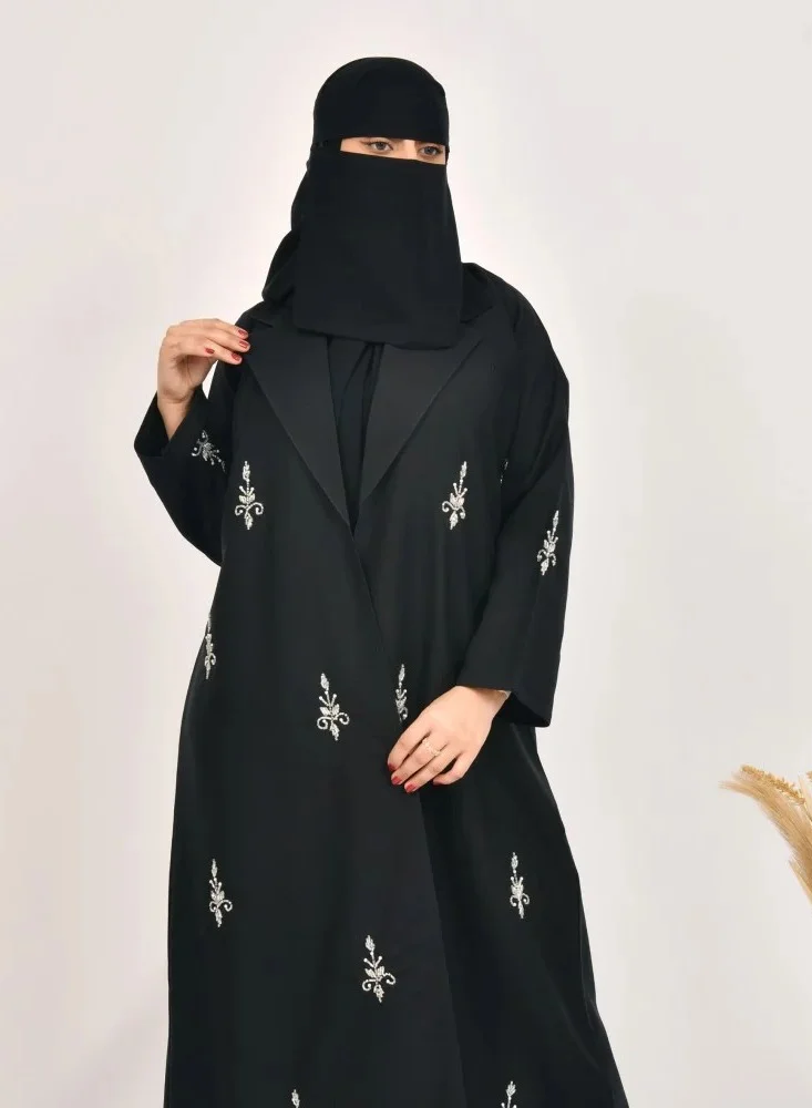 عبايات لمحة عباية غين - الأناقة الرسمية بلمسات شك أبيض لامع