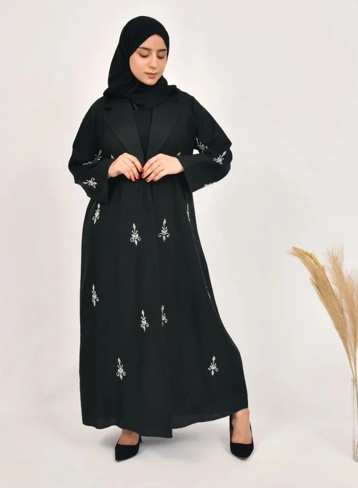 عبايات لمحة عباية غين - الأناقة الرسمية بلمسات شك أبيض لامع