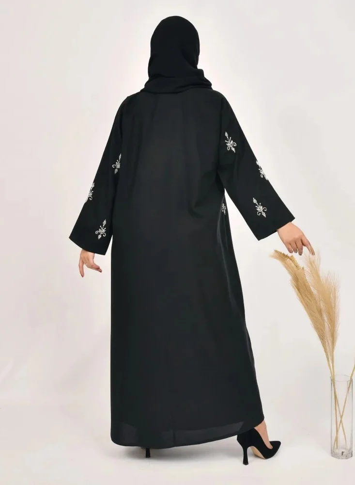 عبايات لمحة عباية غين - الأناقة الرسمية بلمسات شك أبيض لامع