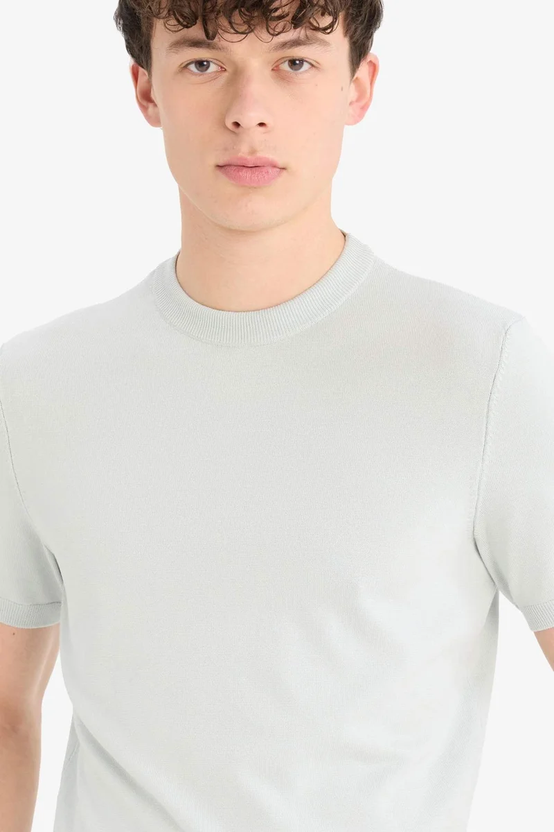 Defacto  Standard Fit Crew Neck Knitwear Short Sleeve T-Shirt for Men | Best Price UAE