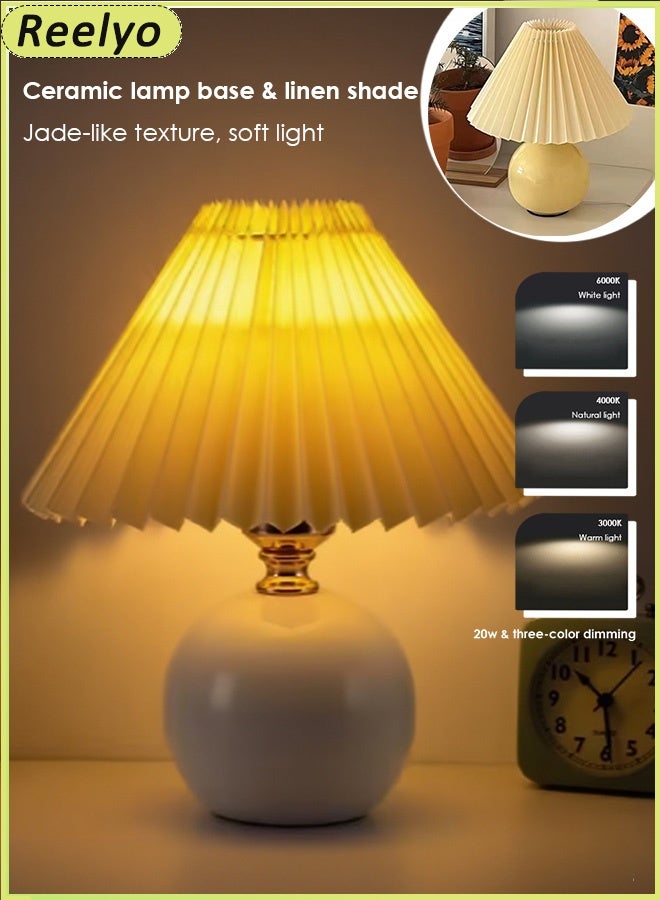 ريليو مصباح مكتب بمنفذ USB، مصباح سيراميك بجانب السرير، طاولة جانبية عصرية عتيقة، مصباح ليلي نورديك، ضوء صغير، 3 ألوان، تعتيم بدون خطوات، مع غطاء مصباح دائري من الكتان المطوي، مصباح سرير للرضاعة الطبيعية ومساعدة على النوم، مناسب للمنزل وغرفة النوم وغرفة المعيشة والفندق والمكتب والدراسة وديكور ضوء ليلي للأطفال، مصباح مزاجي منزلي، دافئ وطبيعي وإضاءة بيضاء، 24*24*26 سم، أصفر - Image 1