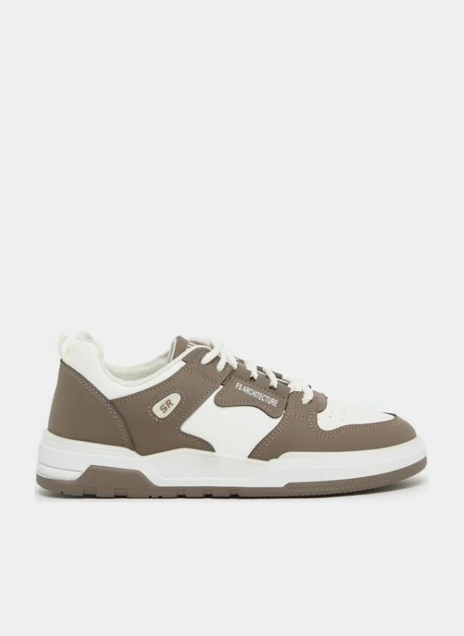 ستايلي اكتيف سنيكرز سكيت بورد بأربطة بألوان متضاربة