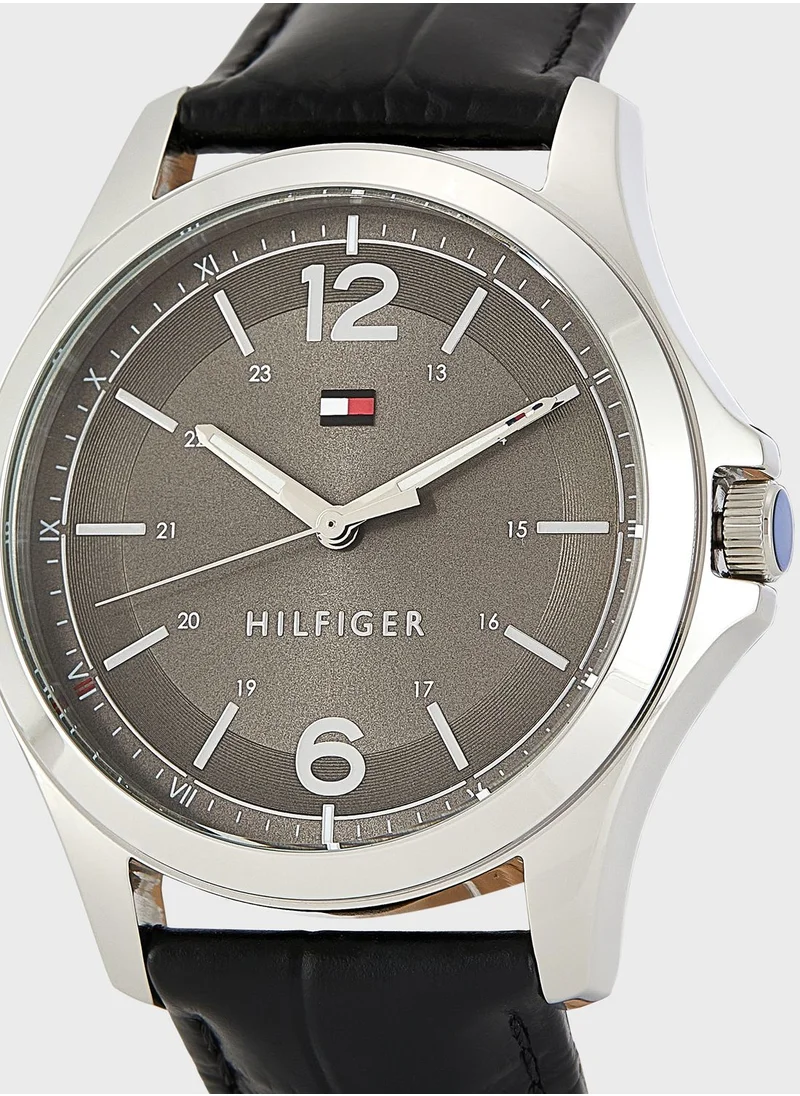 TOMMY HILFIGER Leather Strap Analog Watch
