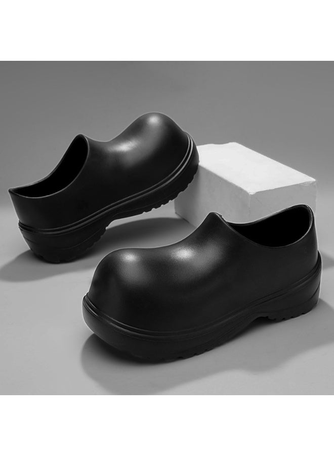Surgical shoes, chef shoes, unisex fully enclosed breathable shoes, and protective shoes suitable for doctors, nurses, chefs, and laboratory workers. These shoes have a non-slip thick sole (black). - Image 1