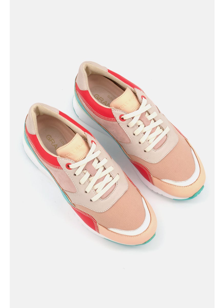 COLE HAAN أحذية نسائية كاجوال مربوطة من غراندبرس داونتاون واسعة، مزيج خوخي  - Image 4
