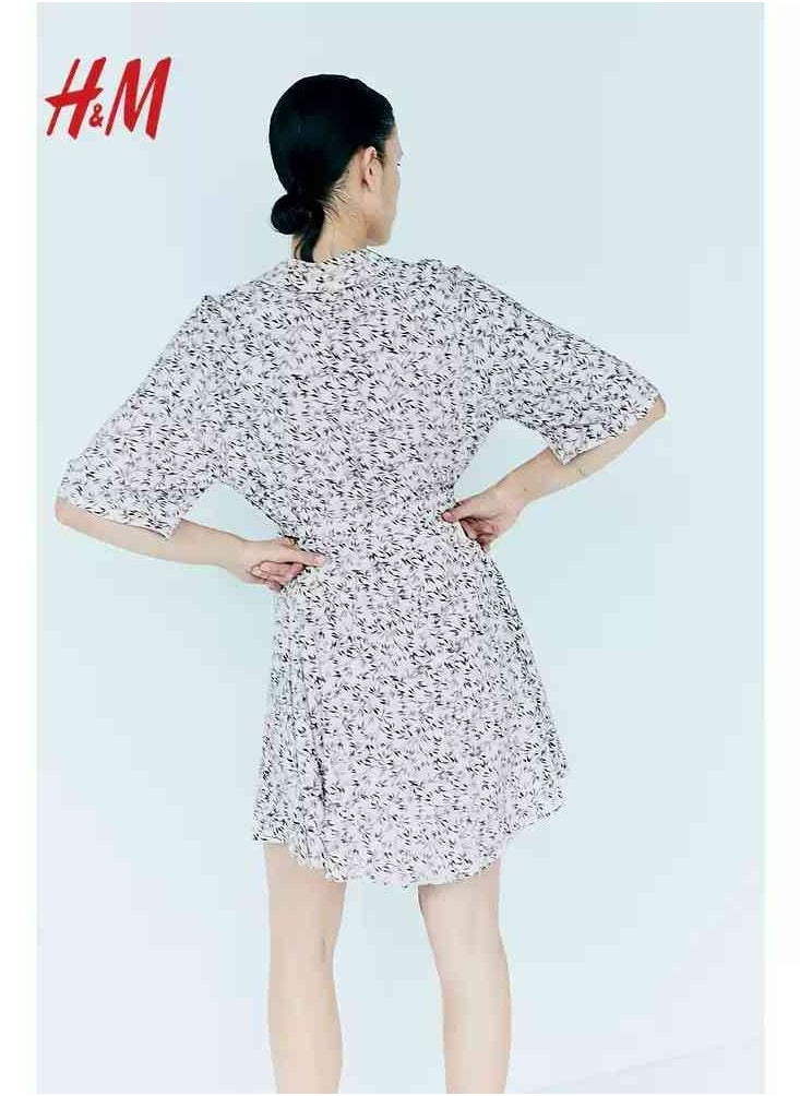 H and M - HM Women's New Loose Lightweight Comfortable And Fashionable Dress - Image 1