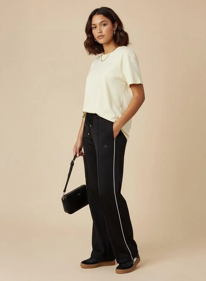 كابا تيشيرت كابا نسائي مطرز بشعار قابل للتمدد