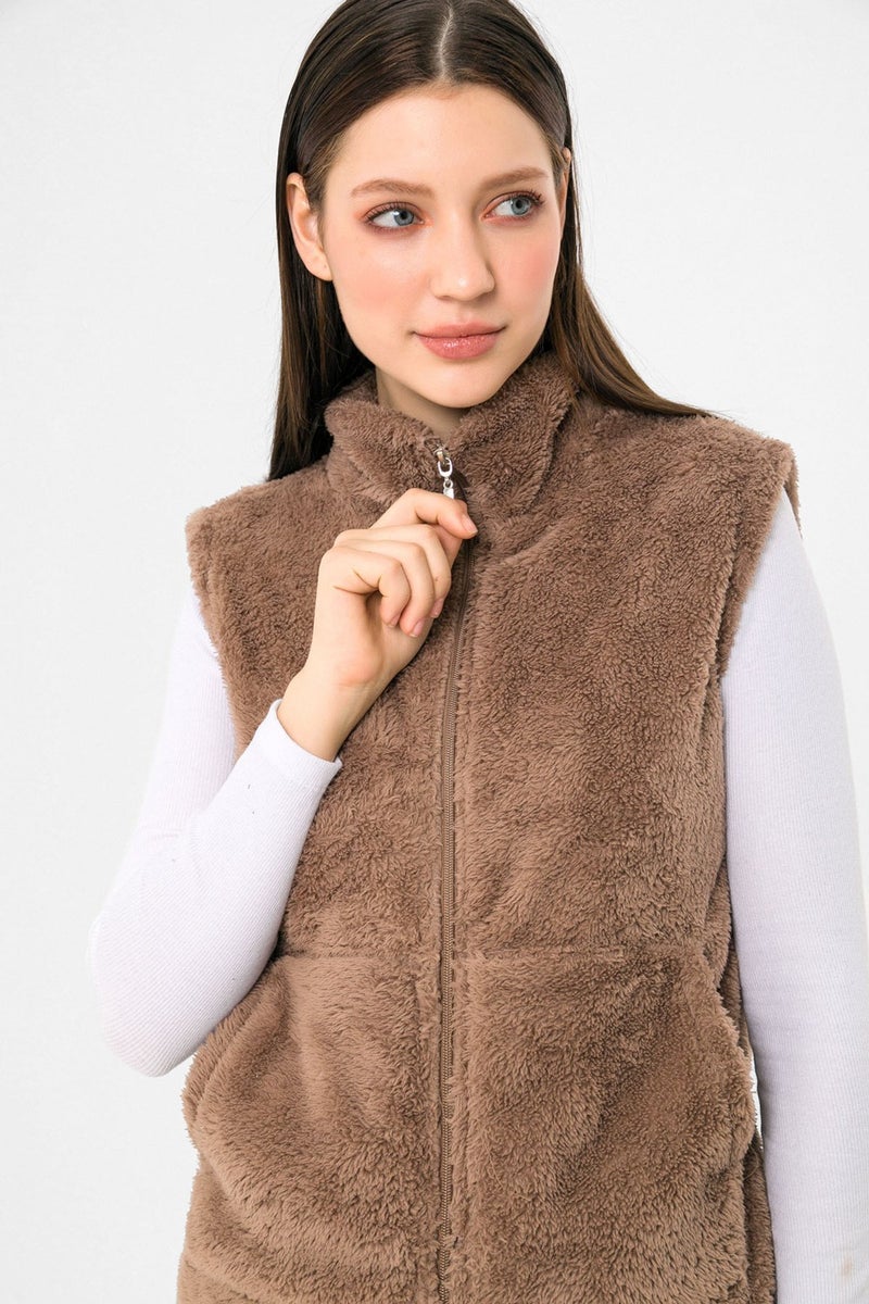 Etkimod Aktifmod Women's Mink Stand Up Collar Zippered Plush Vest  - Image 4