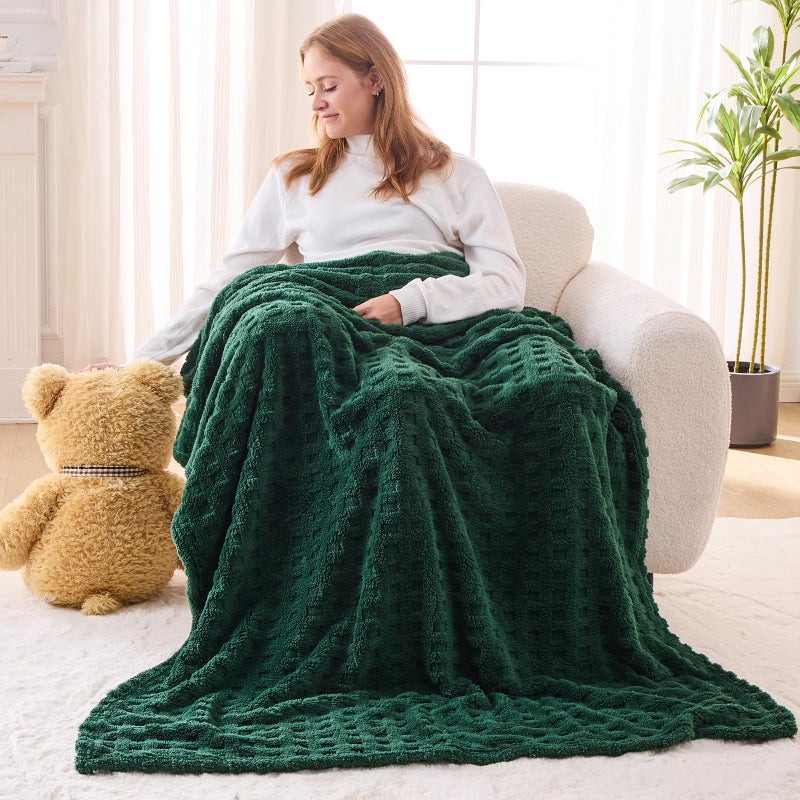 NEWCOSPLAY Super Soft Twin Blanket Green Premium Silky Flannel Fleece 3D Waffle Checkered Lightweight Bed Blanket All Season Use (Dark Green  Twin(60""x80"")) - Image 2