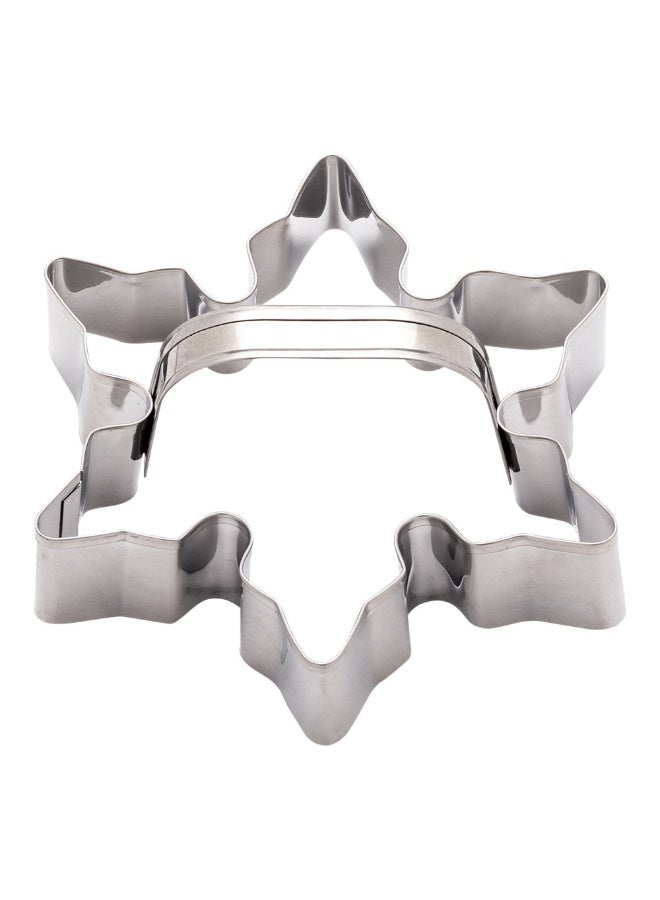 Restaurantware Pastry Tek 4.5 Inch x 3 Inch Snowflake Cookie Cutter, 1 With Handle Winter Cookie Cutter - Precise Outline, Heavy-Duty, Metal Christmas Ornament Cookie Cutter, For Holidays Or Parties - Image 1