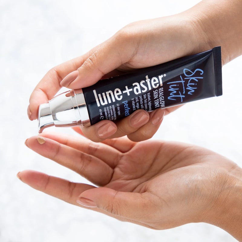 Lune+Aster RealGlowÂ® Skin Tint - This light-diffusing Skin Tint covers and perfects with ultra-lightweight, customizable sheer to medium coverage for a naturally radiant look - Deep Sand - Image 5