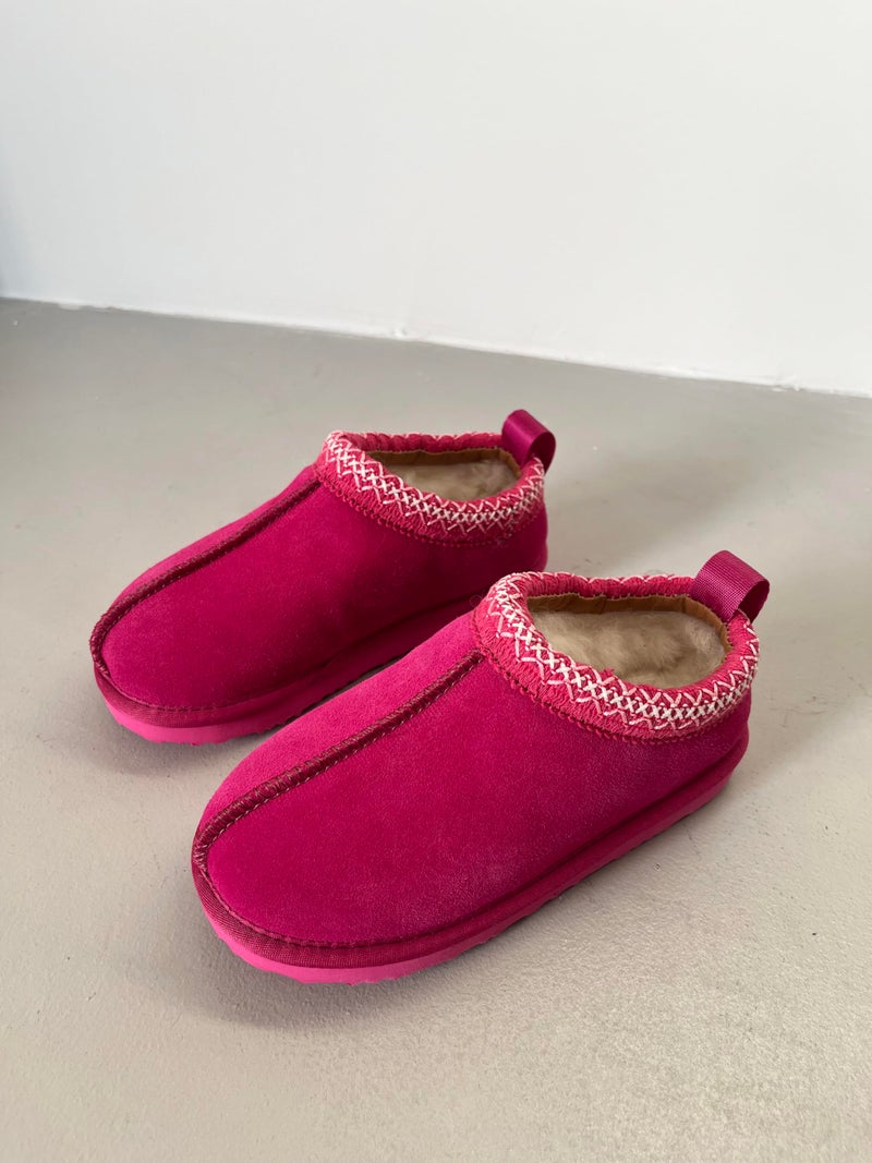 Project Cloud 100% Genuine Leather & Australian Shearling Slippers for Kids - Memory Foam Fuzzy & Non-Slip Fluffy Slippers Girls Footwear & Boys Footwear, Kids Unisex Shoe(DreamWarm,FUCHSUEDE,6Y) - Image 2