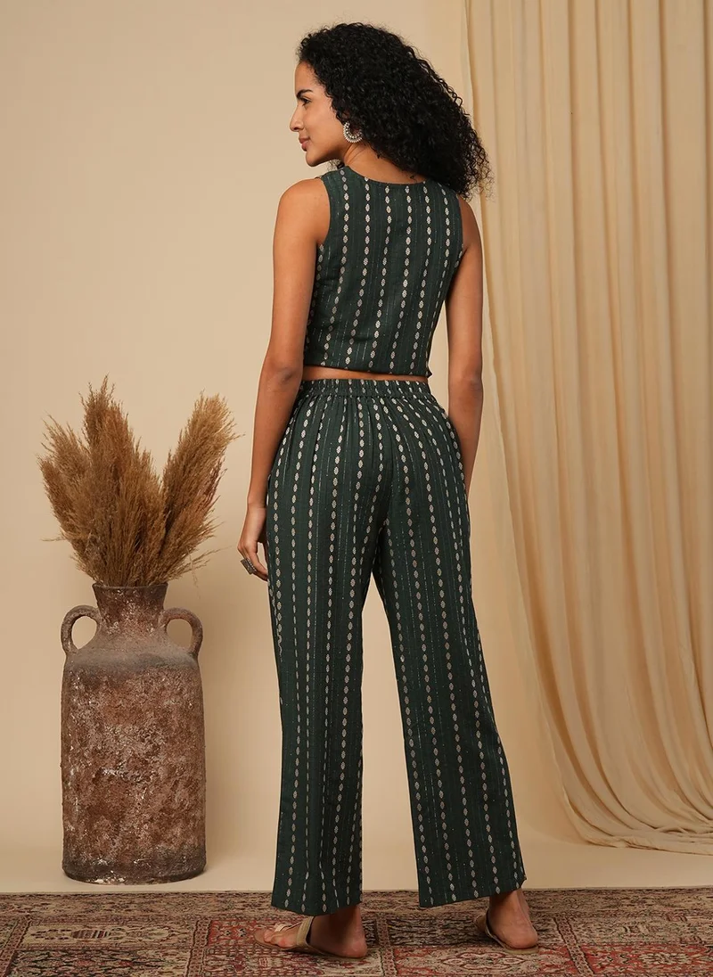 جلو باص بلوزة قصيرة نسائية بتصميم زهور منسوجة مع بنطلون مستقيم