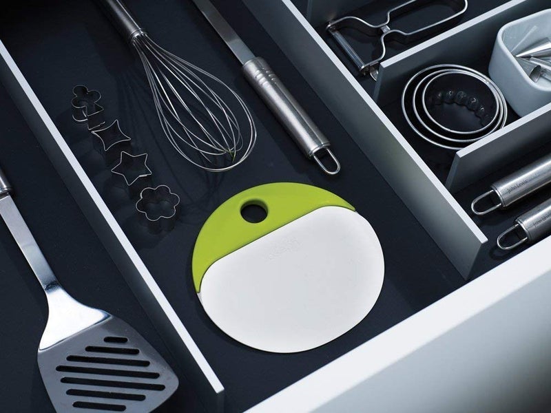 Cyrox Cyrox Stainless Steel 2 in 1 Baking Dough Preparation Tool Steel Dough Cutter Scraping Mess with Silicon Flexible Scarper Kitchen Tool - Image 4