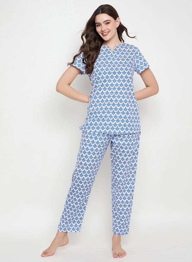 كلوفيا طقم بيجامة علوي بنقشة وياقة مشقوقة من كلوفيا - Image 3