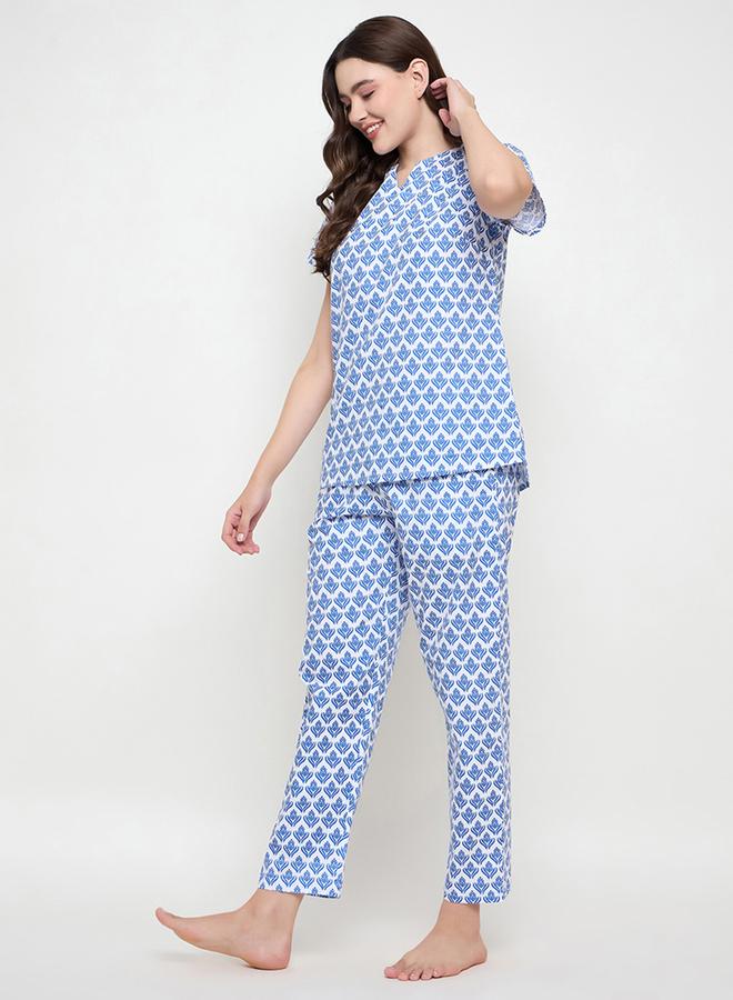 كلوفيا طقم بيجامة علوي بنقشة وياقة مشقوقة من كلوفيا - Image 4