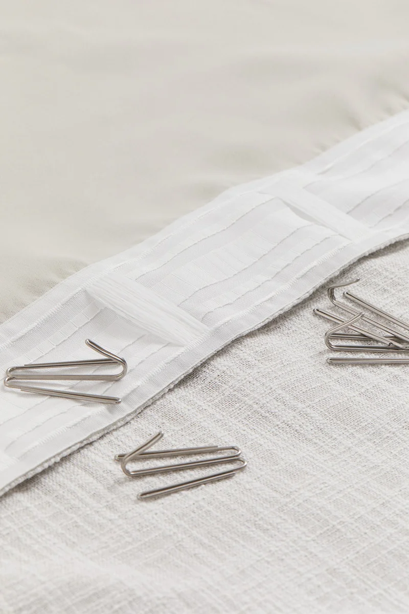 اتش اند ام ستائر سميكة عريضة - قطعة واحدة