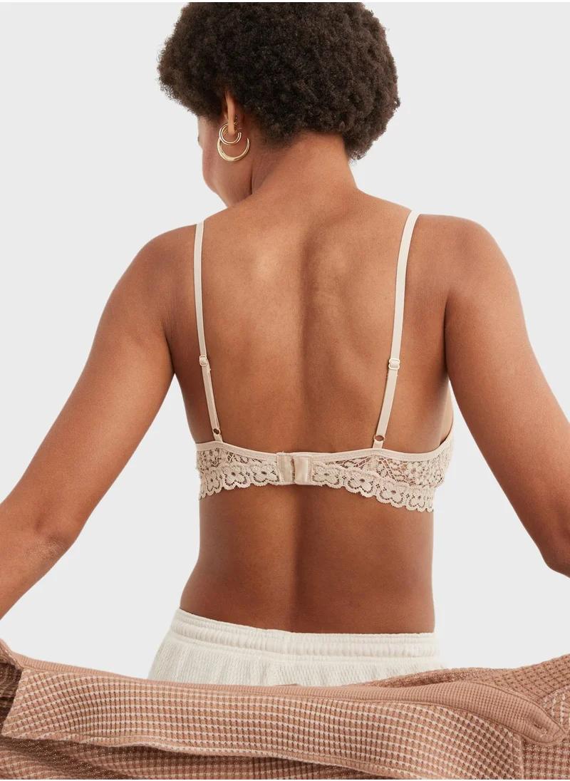 آري من امريكان ايجل Plunge Neck Bra