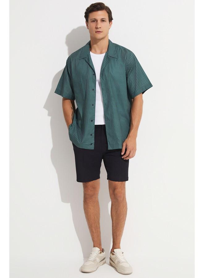 جون قميص رجالي حصري لشهر يونيو بأكمام قصيرة واسعة بنقوش خضراء - Image 1