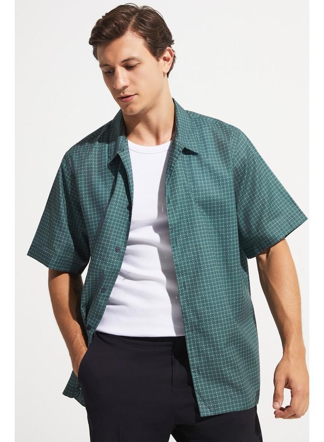 جون قميص رجالي حصري لشهر يونيو بأكمام قصيرة واسعة بنقوش خضراء - Image 2