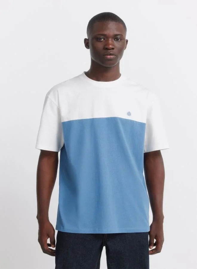 Springfield Regular fit short-sleeved T-shirt  round neck, contrasting color block. Springfield logo embroidered on the chest.