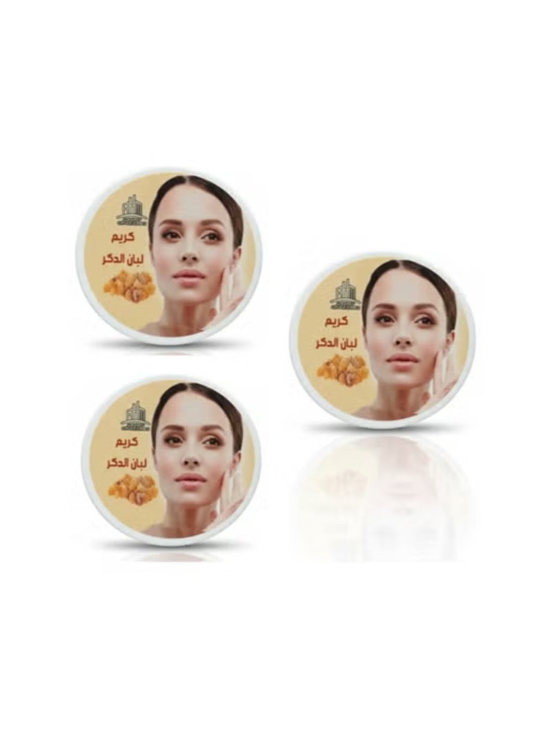 ثلاث قطع من كريم اللبان لإزالة الهالات السوداء
