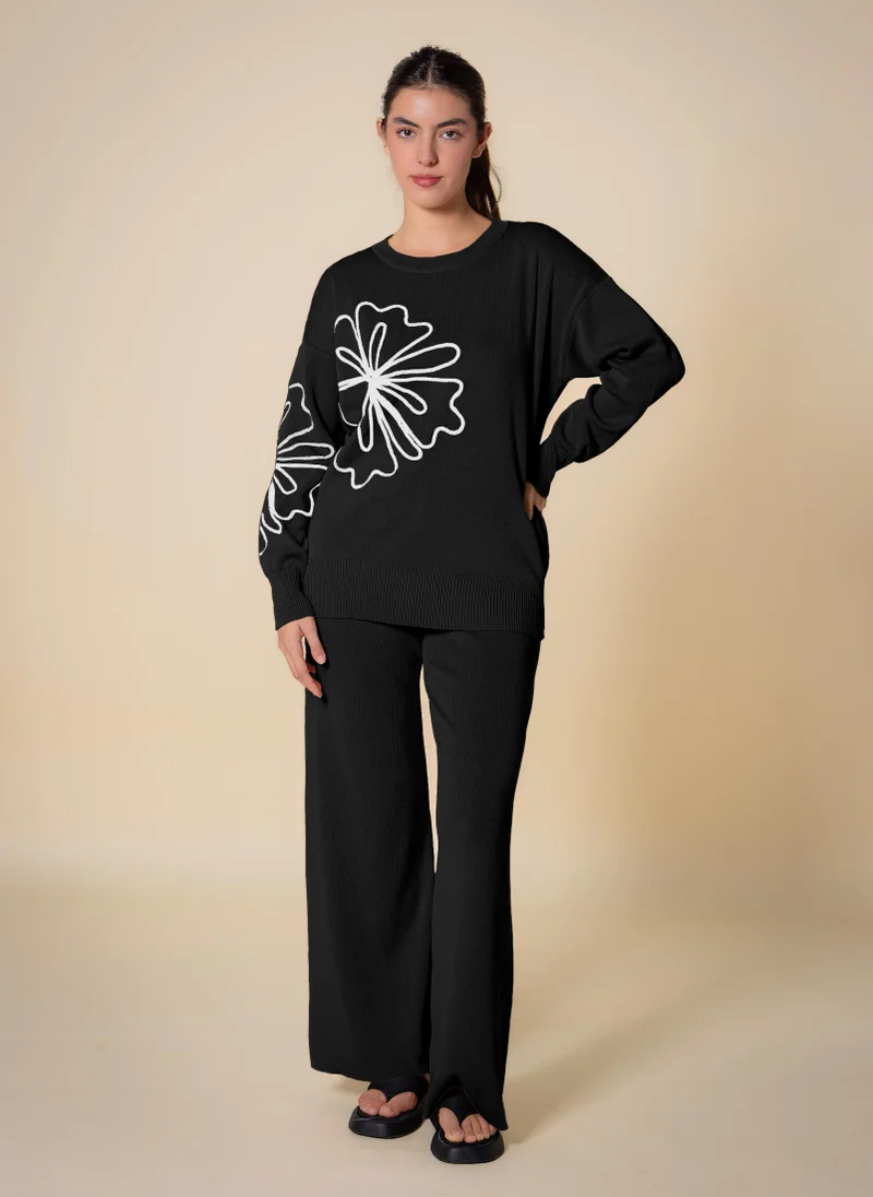 SHAPES EMBROIDERED SWEATER SET