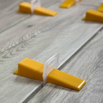 FLAMINGO ENTERPRISE FLAMINGO ENTERPRISE Tile Wall Floor Spacer Tile Levelling Tools 100 Wedge and 200 Clips 4mm Lever Tool 5 cm  - Image 4